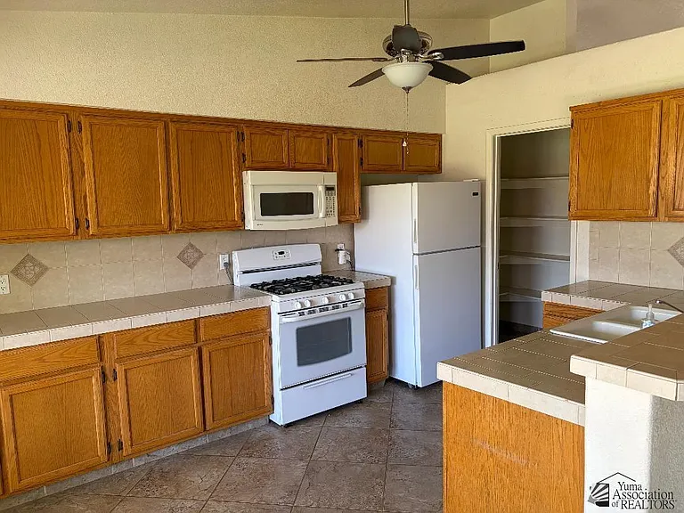 11251 E 27th Pl — Photo 9