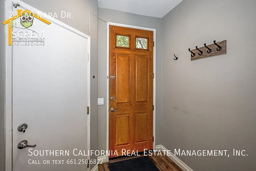 Two Bedroom Cheyenne Townhouse in Valencia — Photo 4