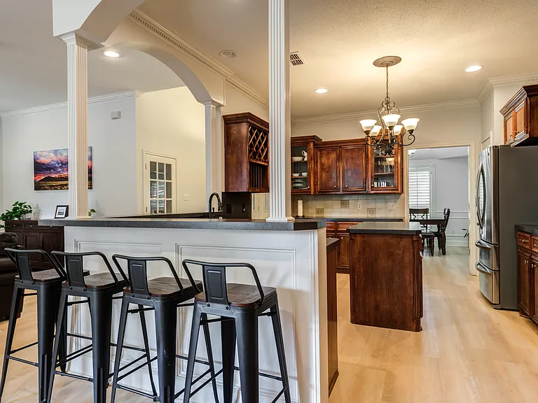 105 N Vale Ave — Photo 15