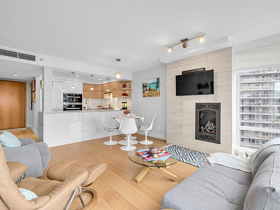 5th image of 590 Nicola St #1505