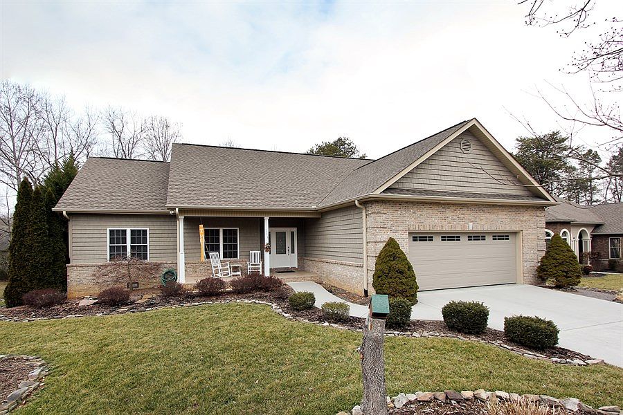 1st image of 224 Oligi Cir