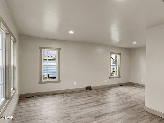 2nd image of 431 Clayton Ave