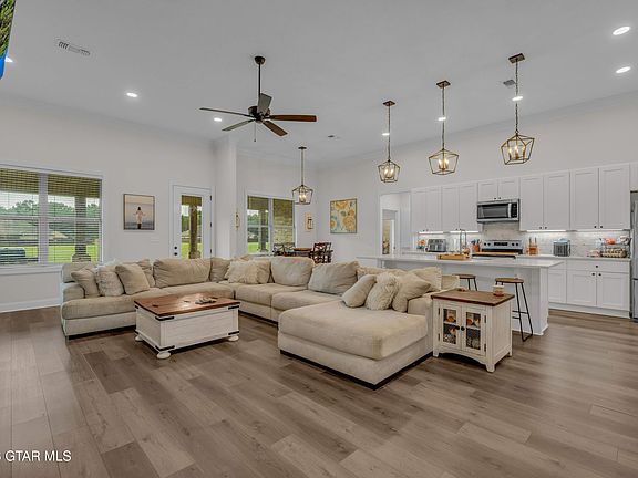 4th image of 27 Rigby Ln