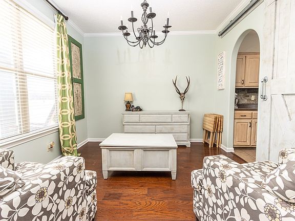 5th image of 614 Koser Dr