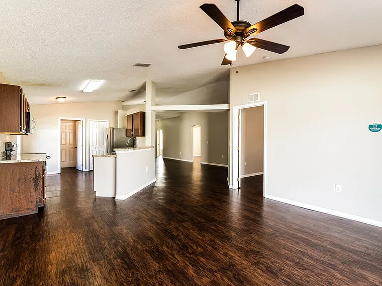 103 Aurelia Ct — Photo 6