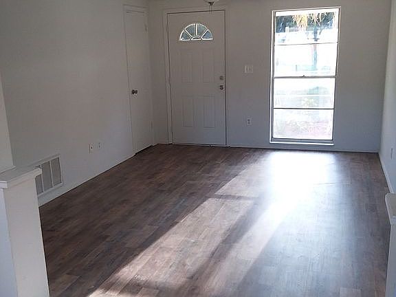 4th image of 1001 Beachwood Ave