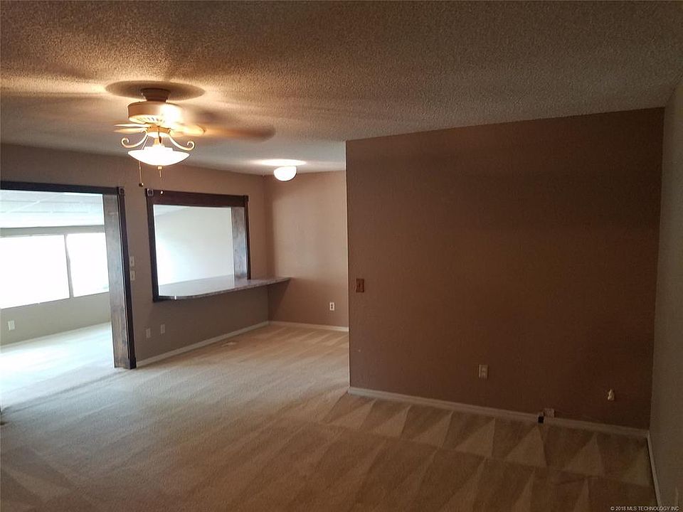 2nd image of 4916 Barr Dr