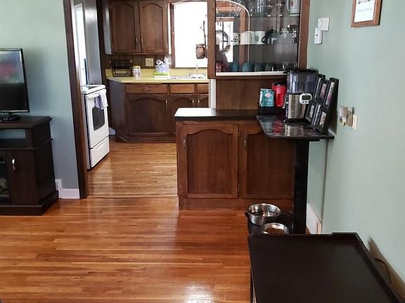 4th image of 6125 Seward St
