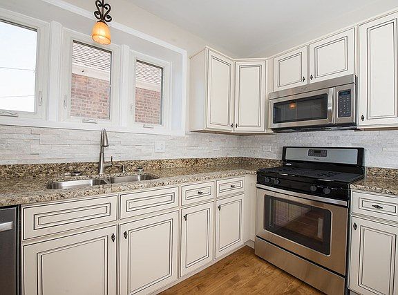 5th image of 2505 Elmwood Ave