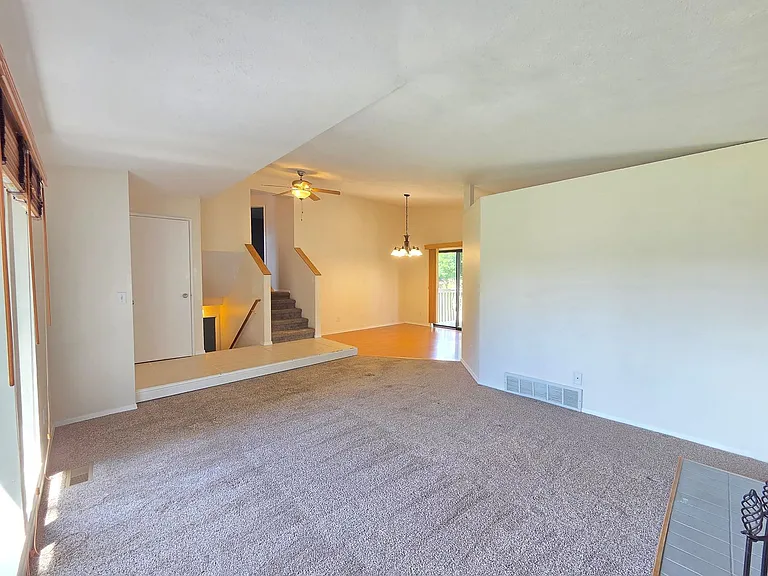4908 W Lamar Ave — Photo 2