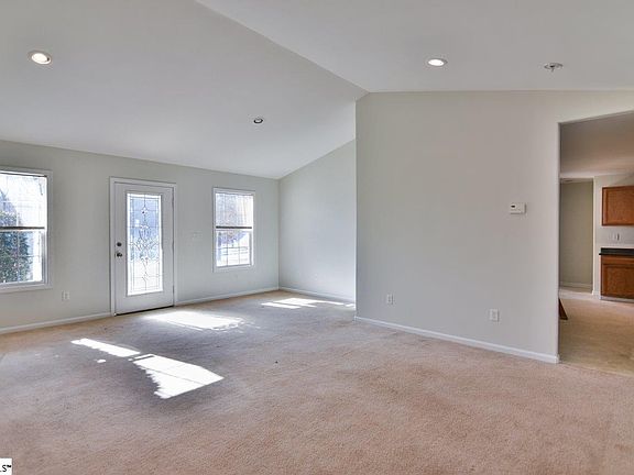 5th image of 121 Redcoat Ct