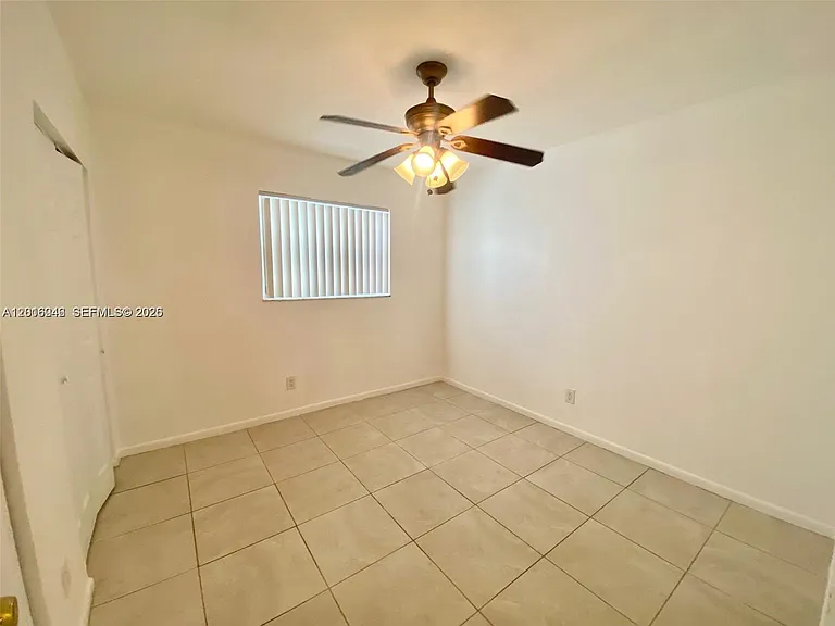 2345 Douglas St — Photo 17