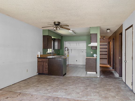 3rd image of 503 N College St