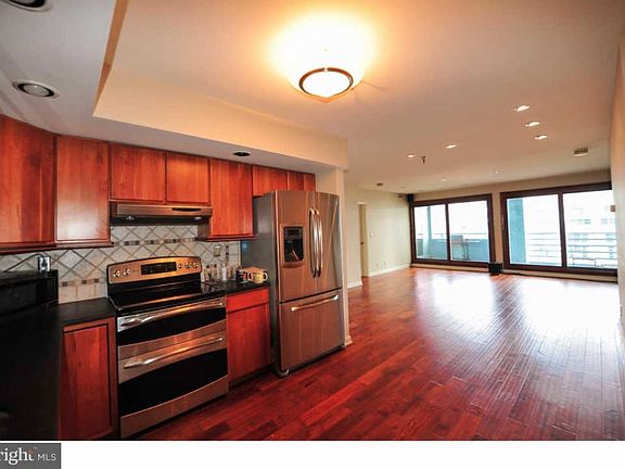 4th image of 3 N Columbus Blvd APT Md325