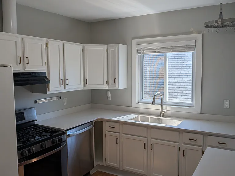 1298 Marshall Ave — Photo 10