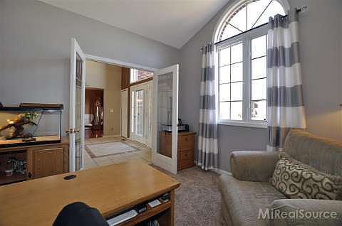 5th image of 16242 Jenny Dr