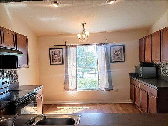 5th image of 206 Highland Meadows Dr
