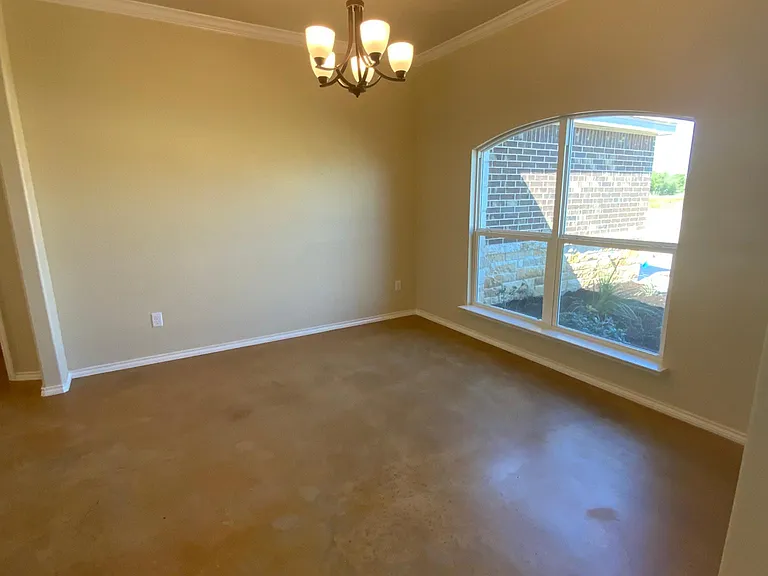 1719 Fossil Trl — Photo 3