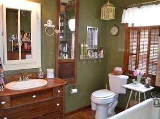 437 W Houston St, Jasper, TX 75951