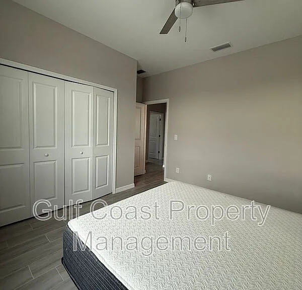 2609 NE 5th Pl — Photo 13