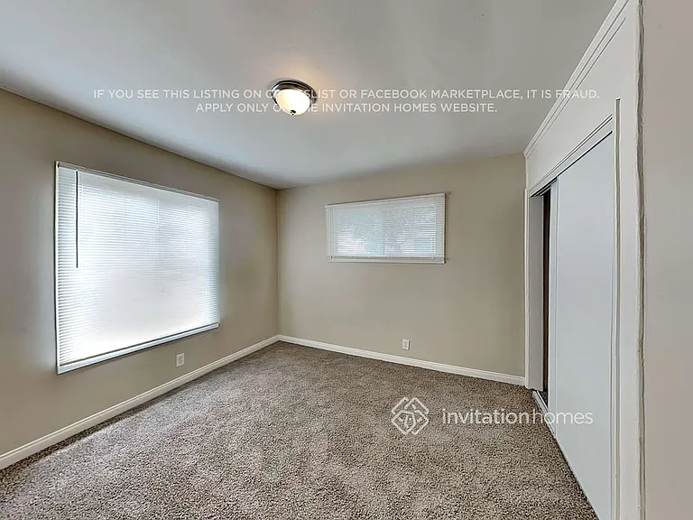 18601 Victory Blvd — Photo 15