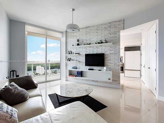 5th image of 15811 Collins Ave APT 2705