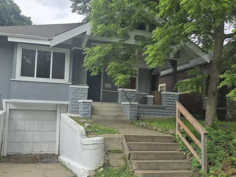 4323 Gillham Rd — Photo 1