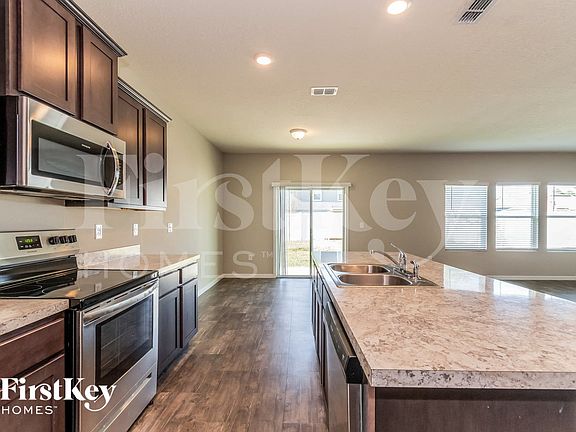 4th image of 8369 Cape Fox Dr