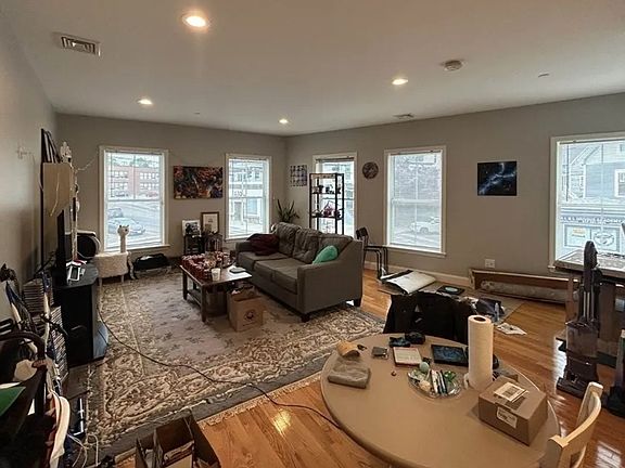 4th image of 15 Dana Ave APT 4