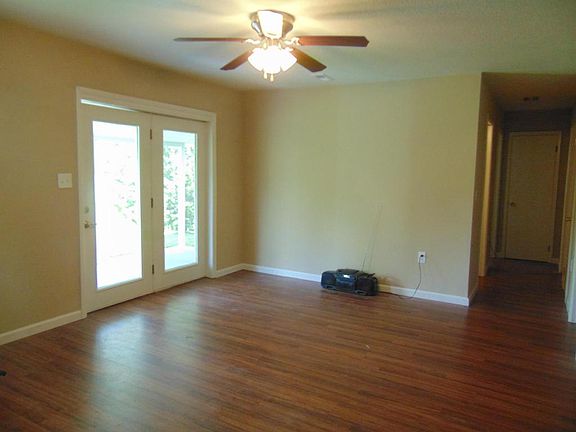 4th image of 801 Northside Dr