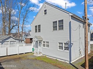 15 Cottage Pl, Keansburg, NJ 07734