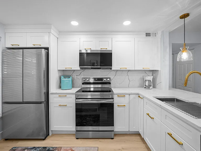 6051 Sun Blvd #111 — Photo 7
