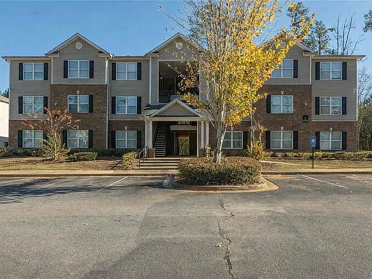 3 bed, 1292 sqft, $1,800 — Photo 1