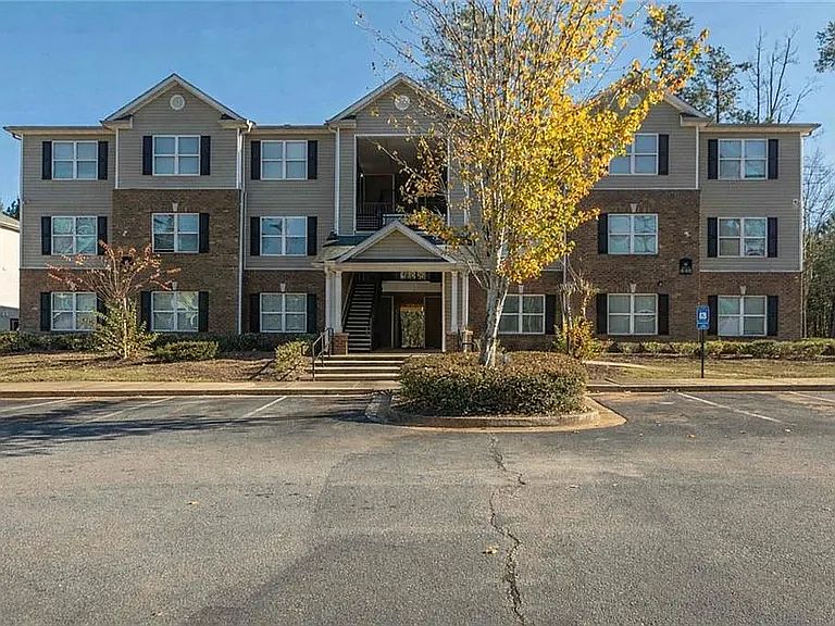 1st image of 11203 Fairington Ridge Cir