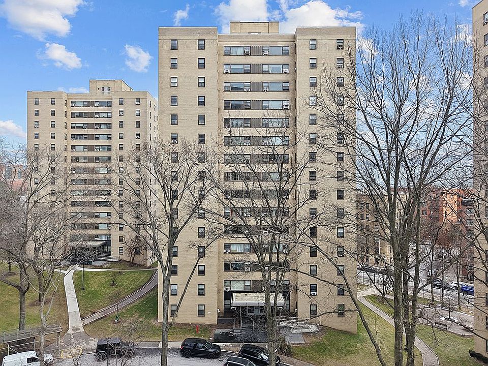 1st image of 7 Fordham Hill Oval APT 2E