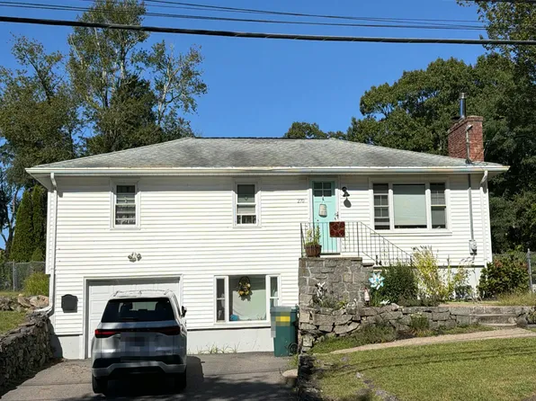 270 Austin Rd, North Kingstown, RI 02852