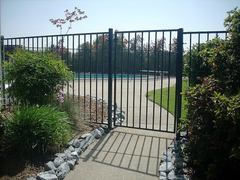 1st image of 2662 Silverado Dr