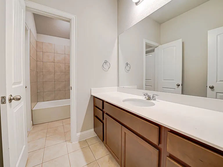 707 Gatecrest Dr — Photo 24
