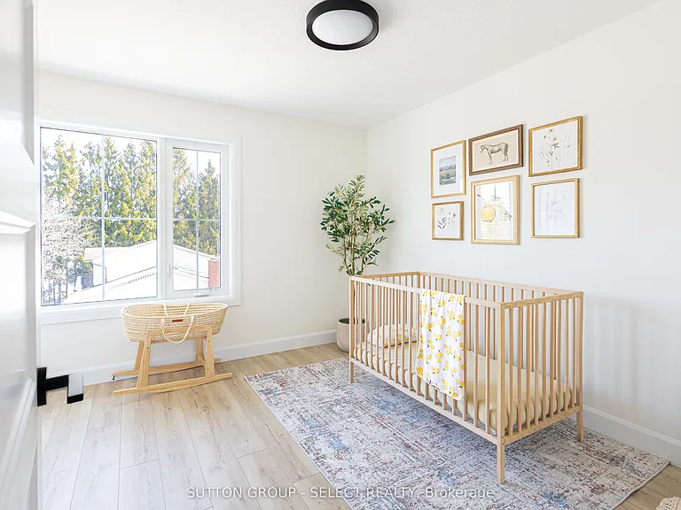 233 Upper Queen St #6 — Photo 24