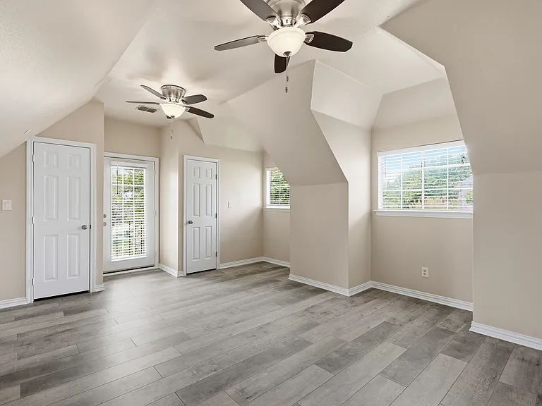 2221 Danielle Dr — Photo 32
