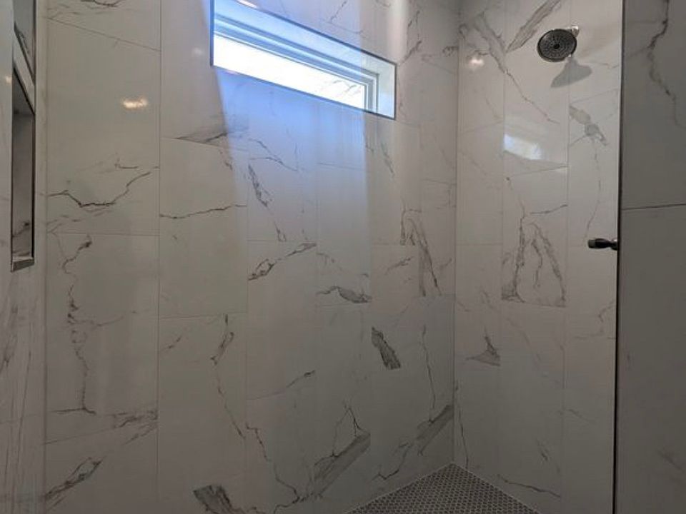 1st image of 614 W 9th St