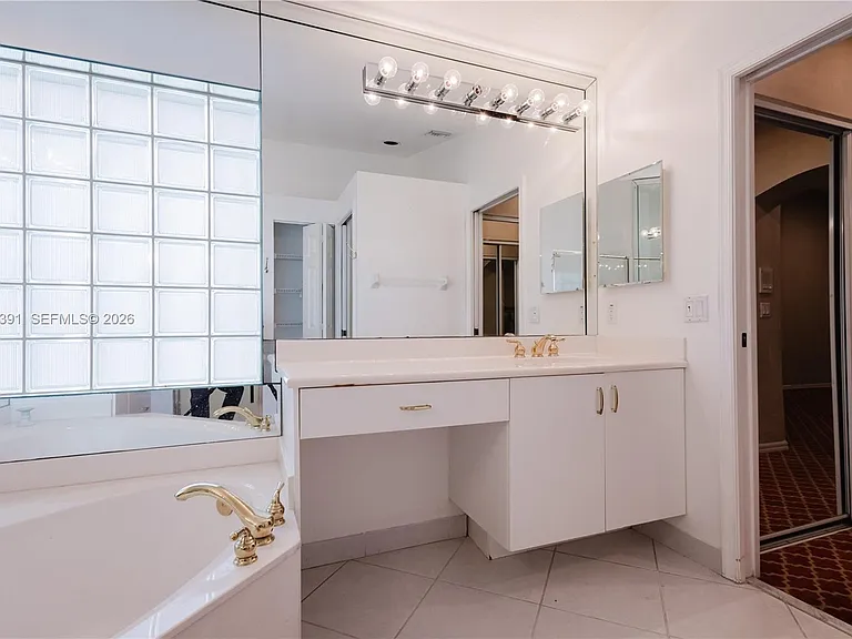 7577 Caprio Dr — Photo 18