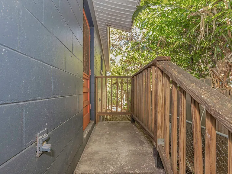 600 Douglas Ave — Photo 24