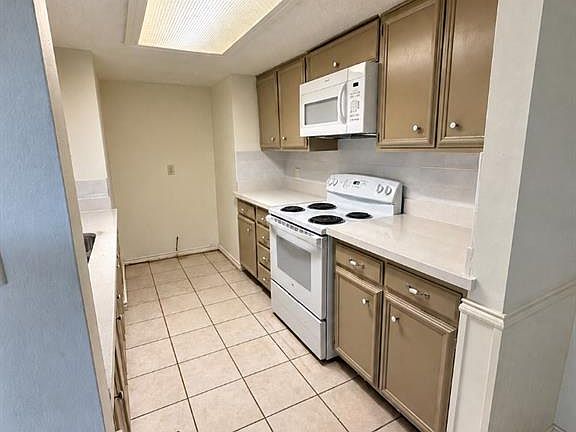 5th image of 1112C Valley View Dr #C