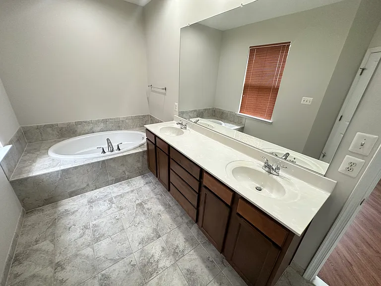 13200 Saint James Sanctuary Dr — Photo 27