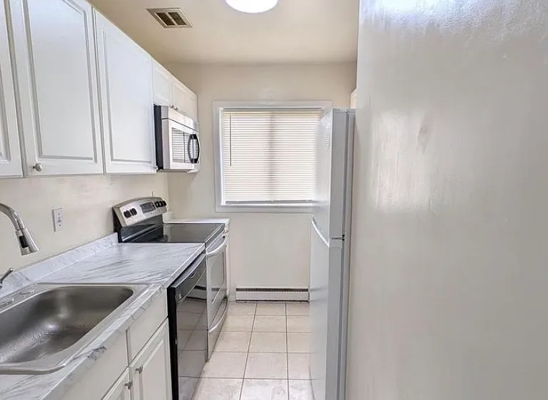 513 Carrollton Dr #A — Photo 2