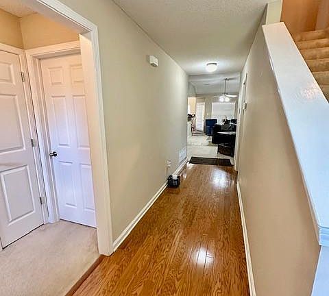 3rd image of 3199 Woodland Trce