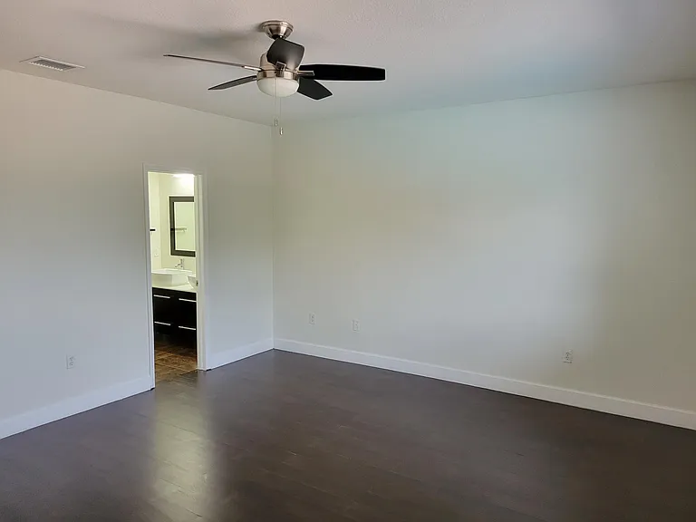 16111 SW 144th Ter — Photo 13