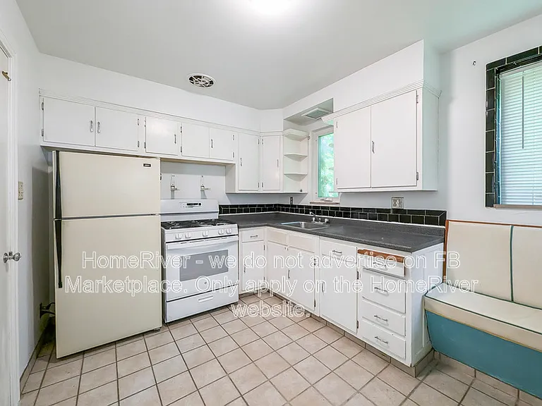 383 Broadmoor Ave — Photo 17