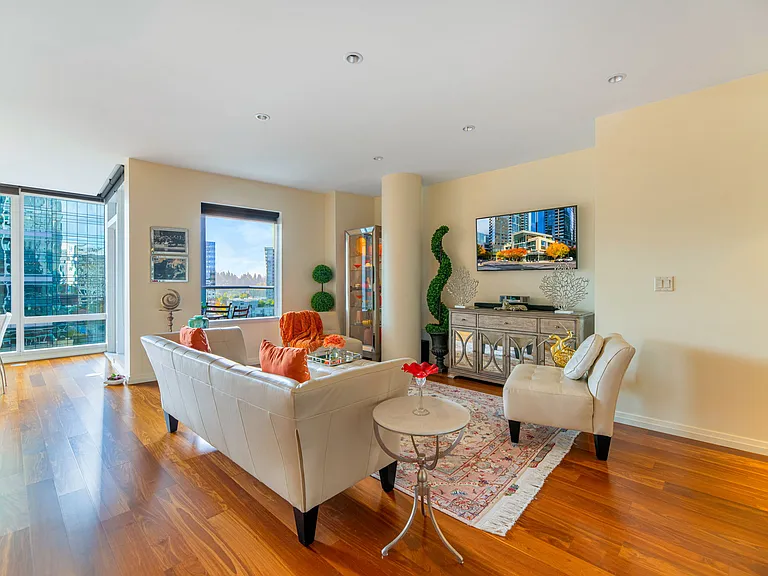 500 106th Ave NE #1013 — Photo 5